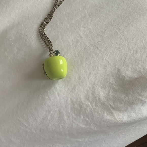 Apple locket - Picture 3 of 3